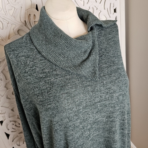 Democracy Green Asymmetrical Side Zip Oversized Tunic Sweater Size L - Picture 3 of 11